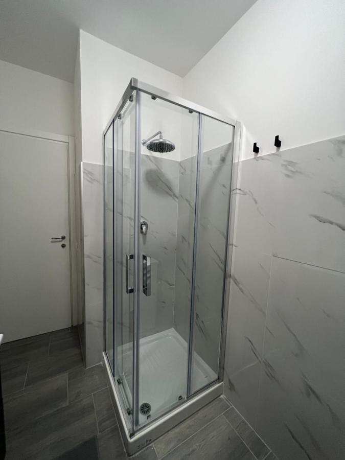 Tiburtina Flam Guest House Рим Экстерьер фото