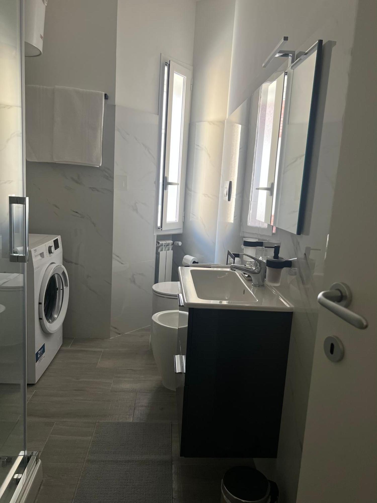Tiburtina Flam Guest House Рим Экстерьер фото