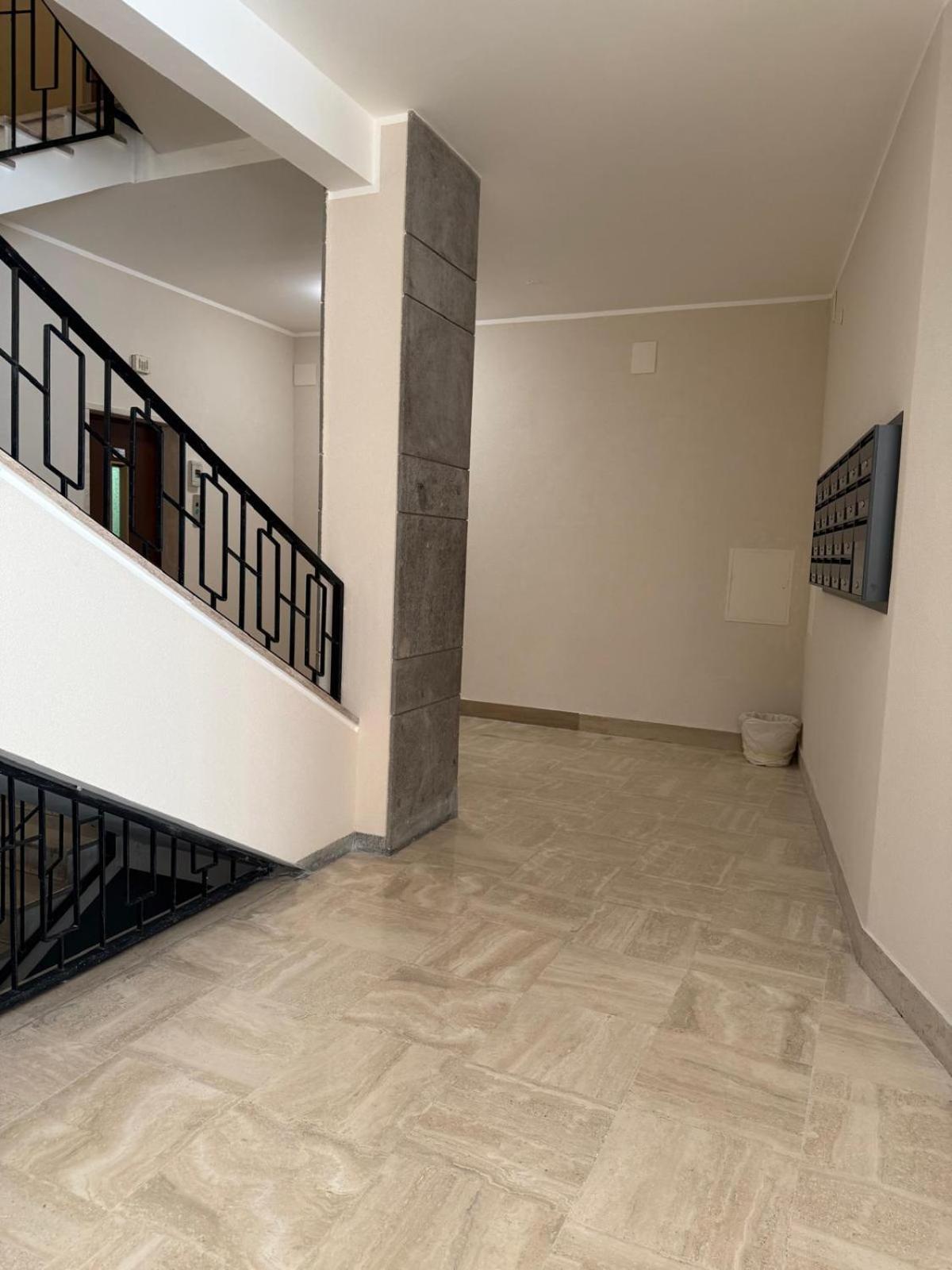 Tiburtina Flam Guest House Рим Экстерьер фото