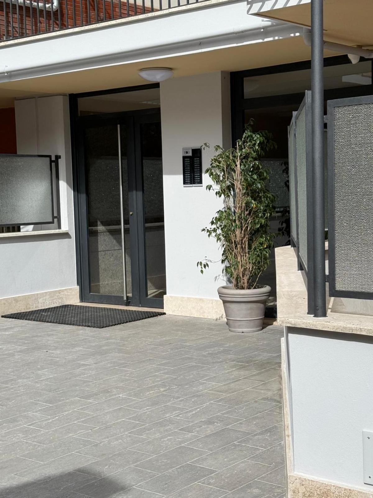 Tiburtina Flam Guest House Рим Экстерьер фото